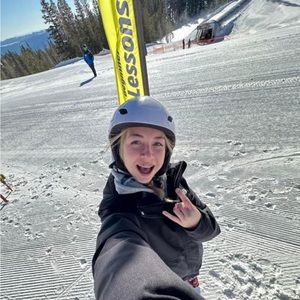 Meet your Posher, Izzy